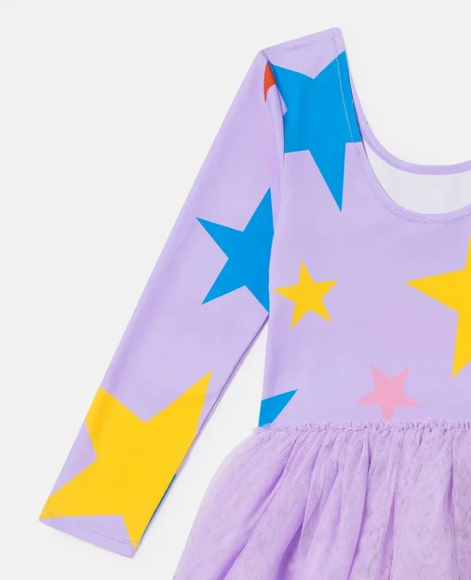 Abito a maniche lunghe con gonna in tulle con stampa a stelle Abito a maniche lunghe con gonna in tulle con stampa a stelle