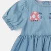 Abito in denim con ricamo a forma di coccinella Abito in denim con ricamo a forma di coccinella