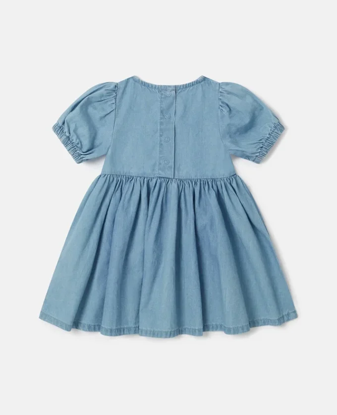 Abito in denim con ricamo a forma di coccinella Abito in denim con ricamo a forma di coccinella