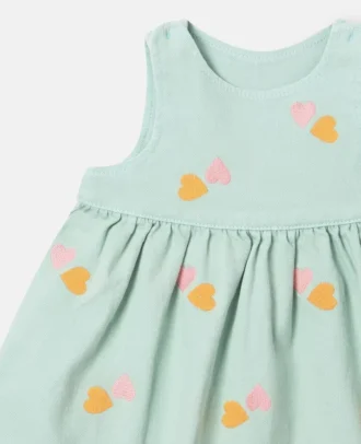 Abito in gabardine con ricamo a forma di cuore