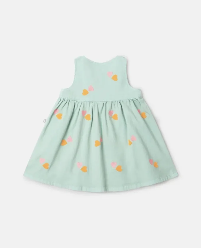 Abito in gabardine con ricamo a forma di cuore Abito in gabardine con ricamo a forma di cuore