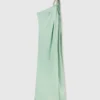 Abito lungo asimmetrico drappeggiato con catena in cristallo senza piombo Abito lungo asimmetrico drappeggiato con catena in cristallo senza piombo