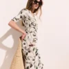 Abito midi a maniche corte in maglia con stampa ciliegie Abito midi a maniche corte in maglia con stampa ciliegie