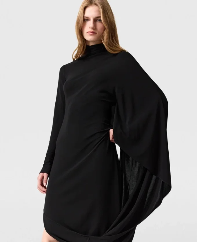Abito midi asimmetrico con mantella Abito midi asimmetrico con mantella