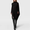 Abito midi asimmetrico con mantella Abito midi asimmetrico con mantella