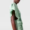 Abito midi con maniche ad aletta, scollo all’americana e drappeggio Abito midi con maniche ad aletta, scollo all’americana e drappeggio