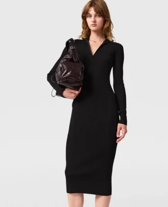 Abito midi in maglia a costine con zip sul collo