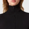 Abito midi in maglia a costine con zip sul collo Abito midi in maglia a costine con zip sul collo