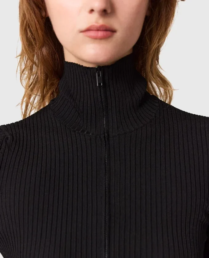 Abito midi in maglia a costine con zip sul collo Abito midi in maglia a costine con zip sul collo