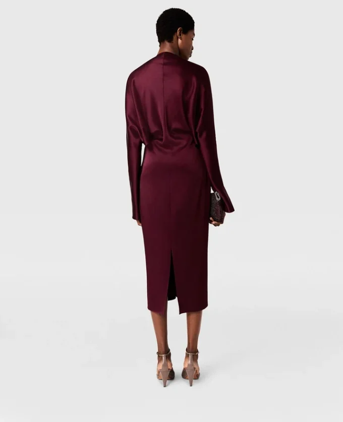 Abito midi in raso con maniche a mantella e cut-out Abito midi in raso con maniche a mantella e cut-out