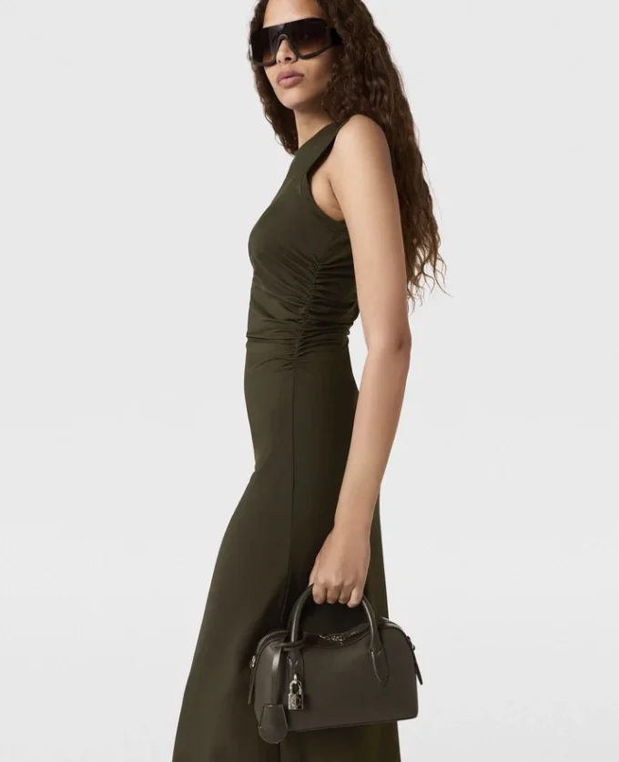 Abito midi senza maniche con collo rotondo e maglia intrecciata Abito midi senza maniche con collo rotondo e maglia intrecciata