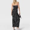 Abito midi senza spalline in maglia con stampa colombe Abito midi senza spalline in maglia con stampa colombe