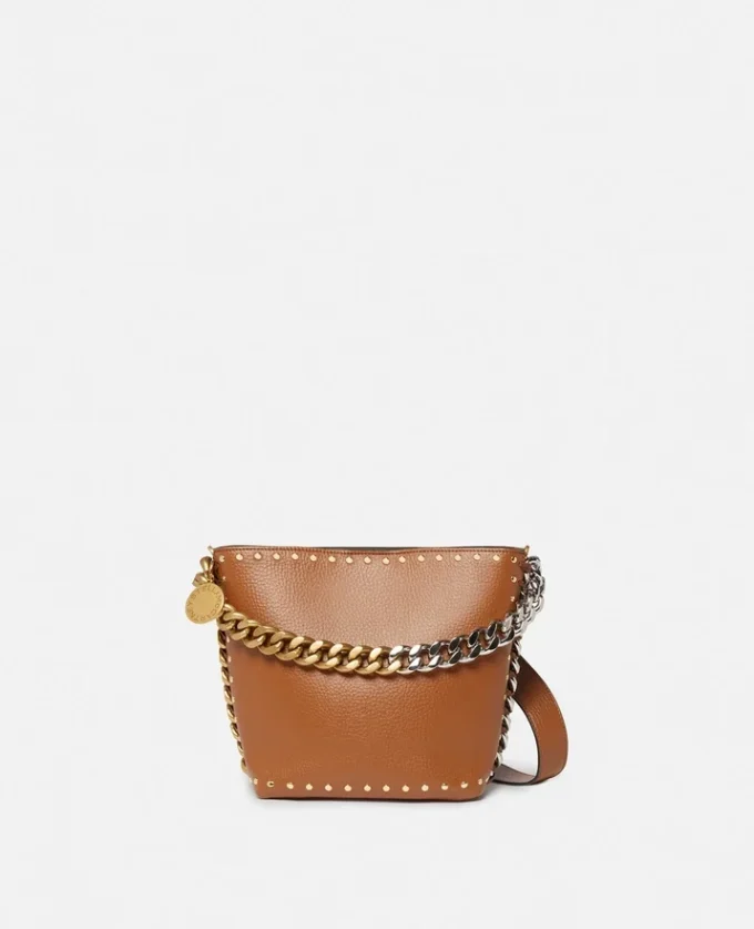 Borsa a secchiello Frayme con borchie e finitura Alter Mat granulosa Borsa a secchiello Frayme con borchie e finitura Alter Mat granulosa
