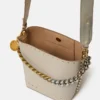 Borsa a secchiello Frayme con borchie e finitura Alter Mat granulosa Borsa a secchiello Frayme con borchie e finitura Alter Mat granulosa
