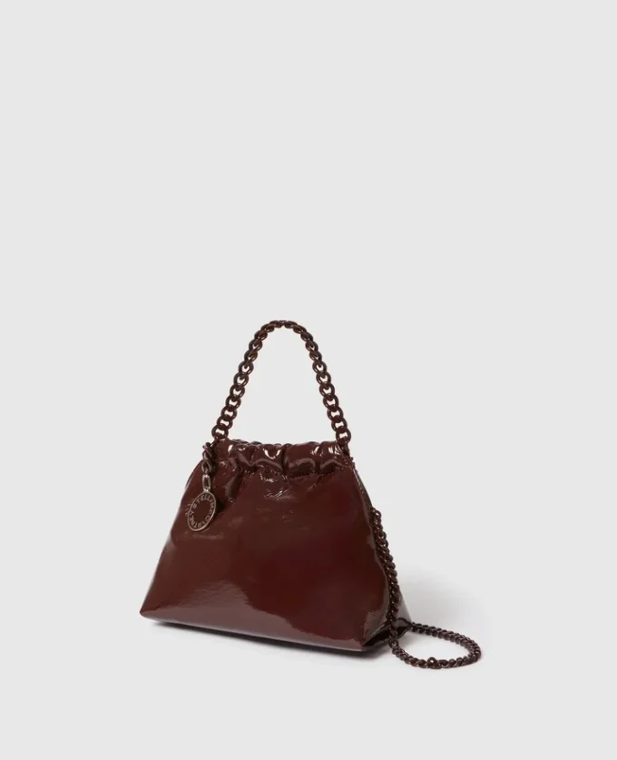 Borsa a tracolla con coulisse Falabella in vernice Borsa a tracolla con coulisse Falabella in vernice