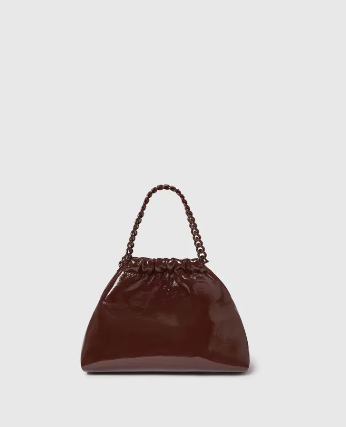 Borsa a tracolla con coulisse Falabella in vernice Borsa a tracolla con coulisse Falabella in vernice