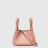 Borsa a tracolla con doppio manico e logo Borsa a tracolla con doppio manico e logo