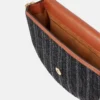 Borsa a tracolla media con patta in rafia intrecciata Frayme Borsa a tracolla media con patta in rafia intrecciata Frayme