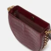 Borsa a tracolla piccola Frayme con effetto coccodrillo goffrato Borsa a tracolla piccola Frayme con effetto coccodrillo goffrato