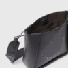 Borsa a tracolla quadrata con logo Borsa a tracolla quadrata con logo