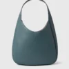 Borsa hobo grande con logo borchiato Borsa hobo grande con logo borchiato