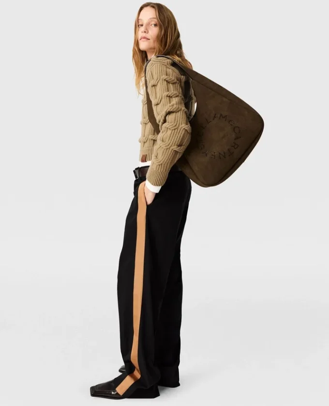 Borsa hobo grande in pelle scamosciata con logo Borsa hobo grande in pelle scamosciata con logo