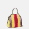 Borsa mini Falabella in cotone a righe lavorata all’uncinetto Borsa mini Falabella in cotone a righe lavorata all’uncinetto