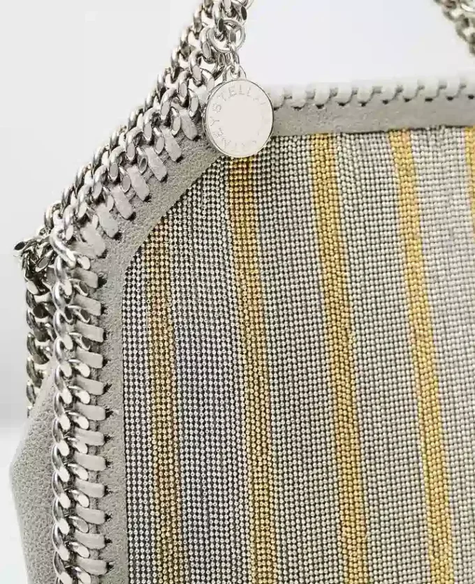 Borsa piccola Falabella in edizione limitata con catena metallica ricamata Borsa piccola Falabella in edizione limitata con catena metallica ricamata