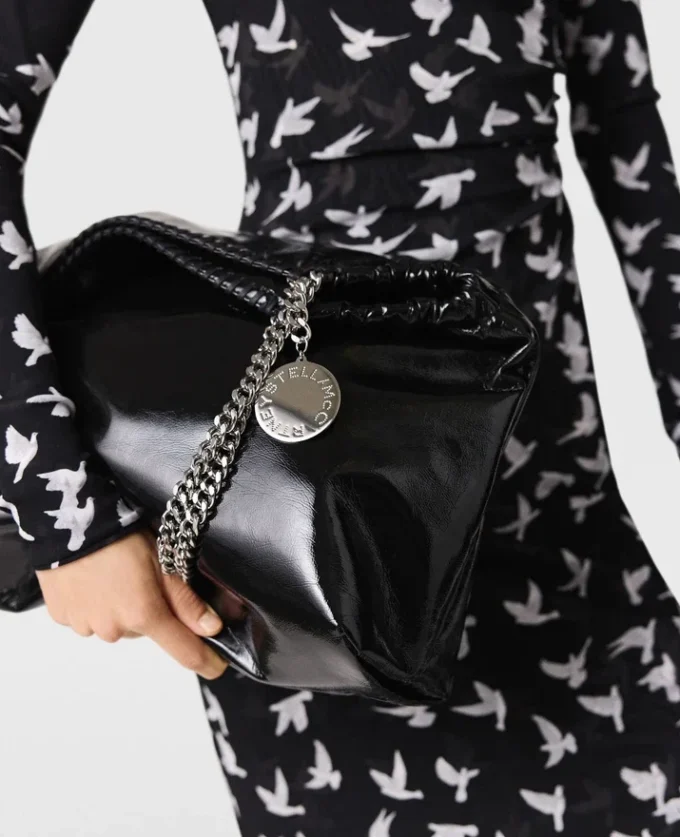 Borsa tote Falabella con coulisse in vernice