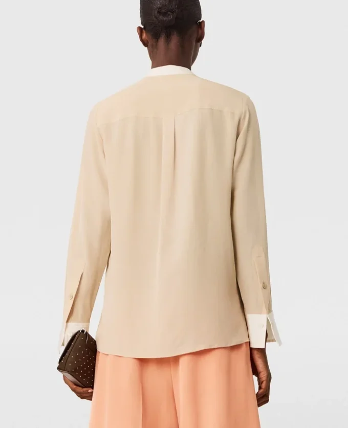 Camicia con collo alla coreana e pannello a contrasto Camicia con collo alla coreana e pannello a contrasto