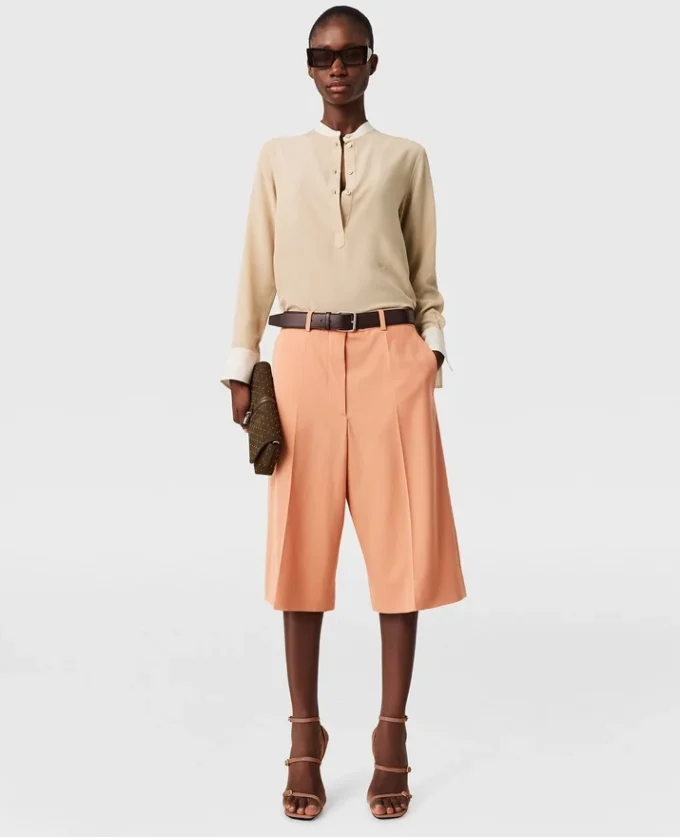 Camicia con collo alla coreana e pannello a contrasto Camicia con collo alla coreana e pannello a contrasto