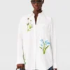 Camicia con ricami floreali Camicia con ricami floreali