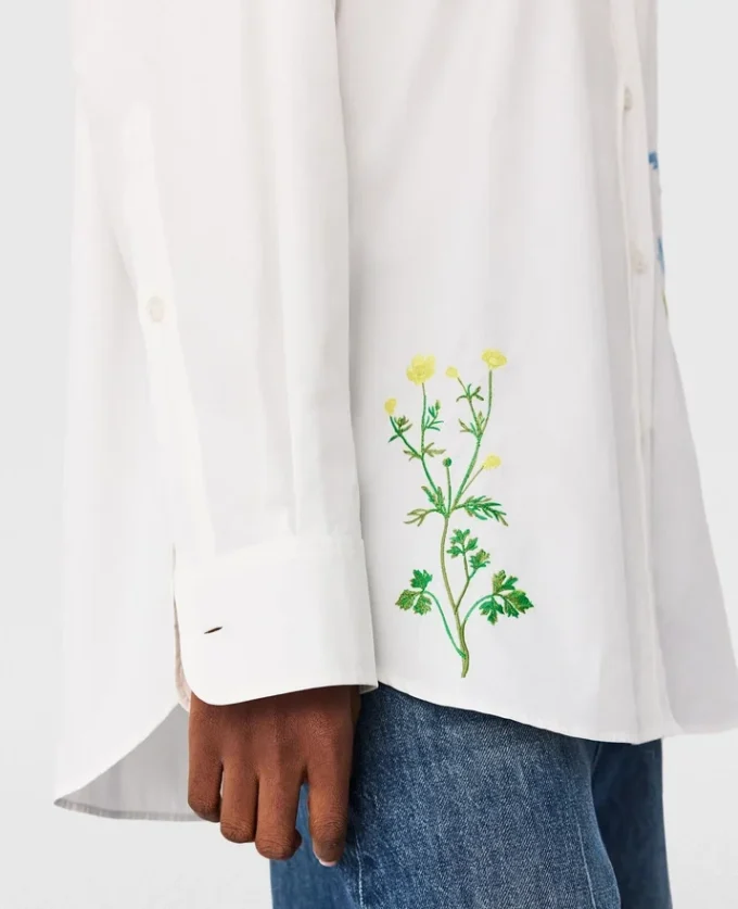 Camicia con ricami floreali Camicia con ricami floreali