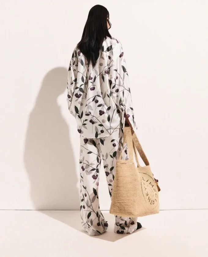 Camicia oversize con stampa ciliegie Camicia oversize con stampa ciliegie