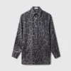 Camicia oversize con stampa leopardata Camicia oversize con stampa leopardata