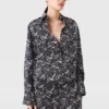 Camicia oversize con stampa pizzo Camicia oversize con stampa pizzo