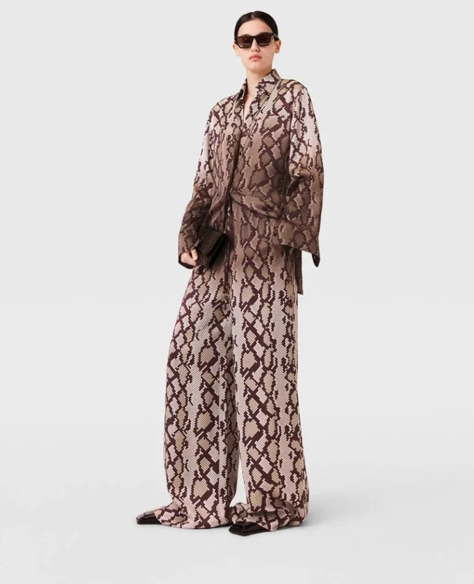Camicia oversize con stampa serpente Camicia oversize con stampa serpente
