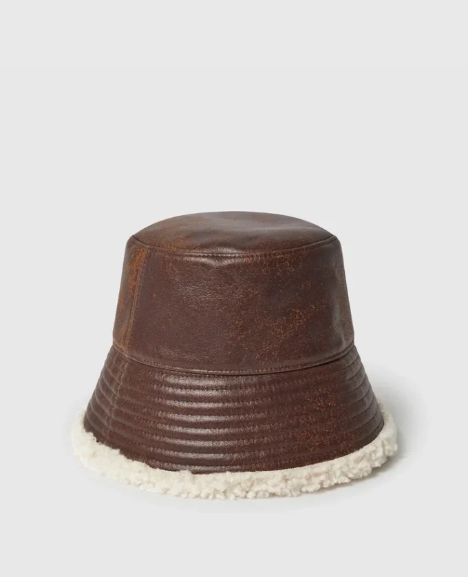 Cappello a secchiello con logo e fodera in peluche Cappello a secchiello con logo e fodera in peluche