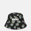 Cappello a secchiello in nylon rigenerato con stampa fragole Cappello a secchiello in nylon rigenerato con stampa fragole