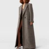Cappotto lungo doppiopetto in tweed Cappotto lungo doppiopetto in tweed