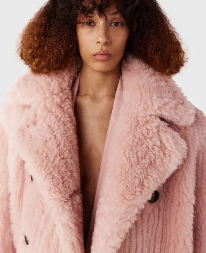 Cappotto lungo oversize in peluche Cappotto lungo oversize in peluche