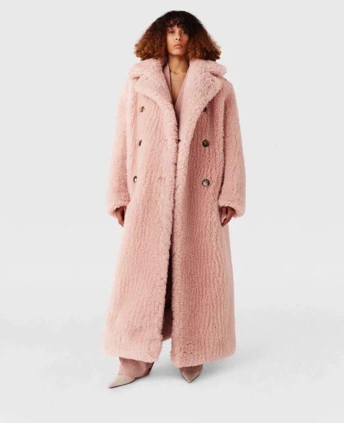 Cappotto lungo oversize in peluche Cappotto lungo oversize in peluche