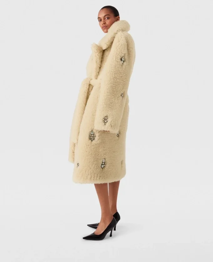 Cappotto Teddy in peluche impreziosito da cristalli Cappotto Teddy in peluche impreziosito da cristalli