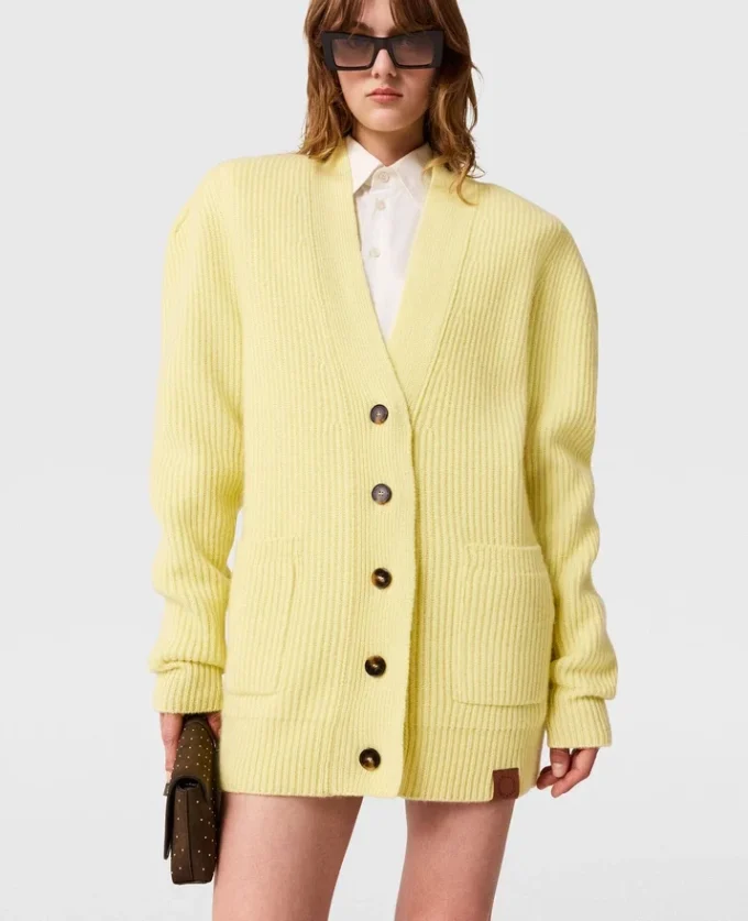 Cardigan con scollo a V in maglia grossa Cardigan con scollo a V in maglia grossa