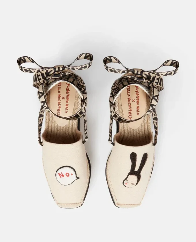 Espadrillas Gaia in tela con ricamo coniglietto nero Espadrillas Gaia in tela con ricamo coniglietto nero