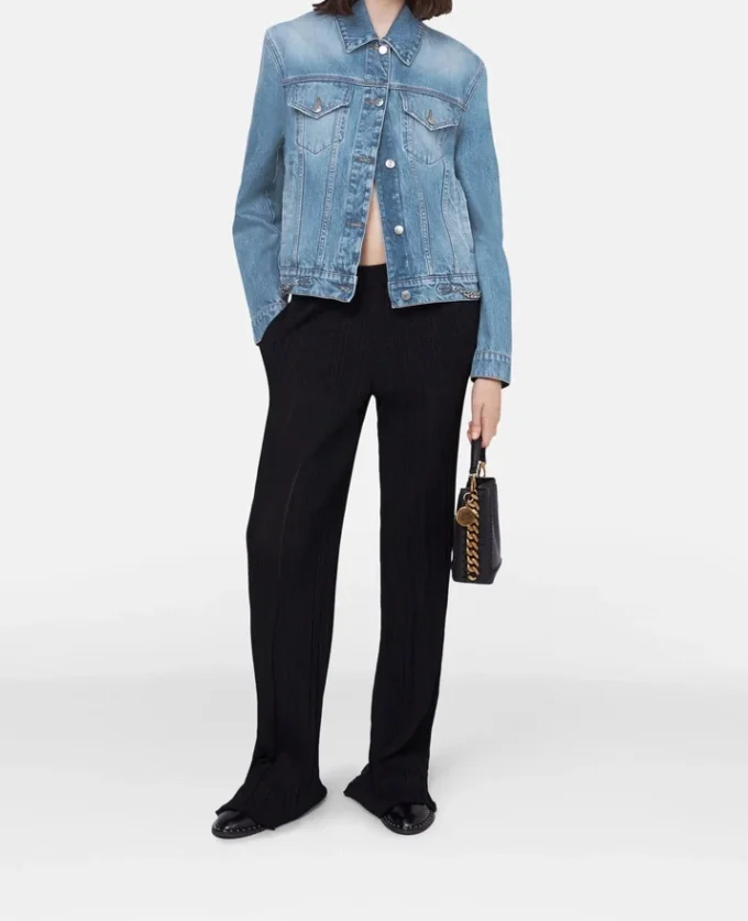 Giacca in denim chiaro con catena Falabella Giacca in denim chiaro con catena Falabella