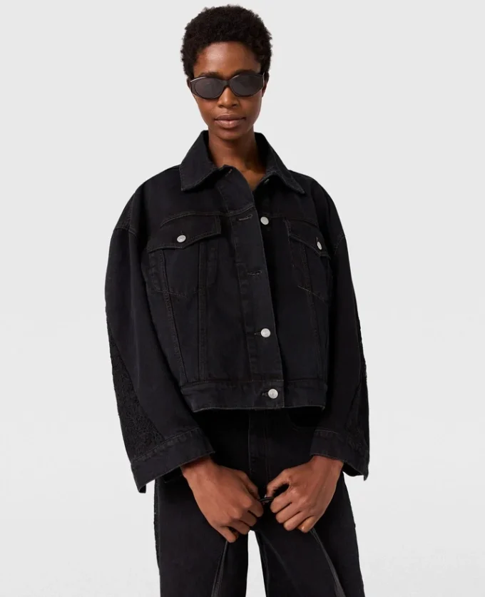 Giacca in denim con inserti in pizzo Giacca in denim con inserti in pizzo