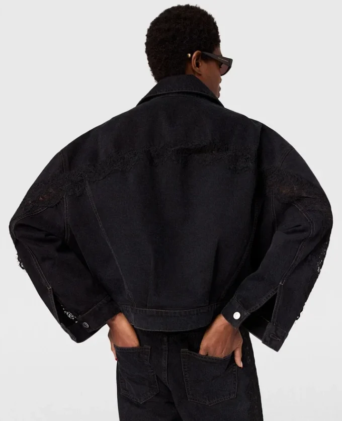 Giacca in denim con inserti in pizzo Giacca in denim con inserti in pizzo