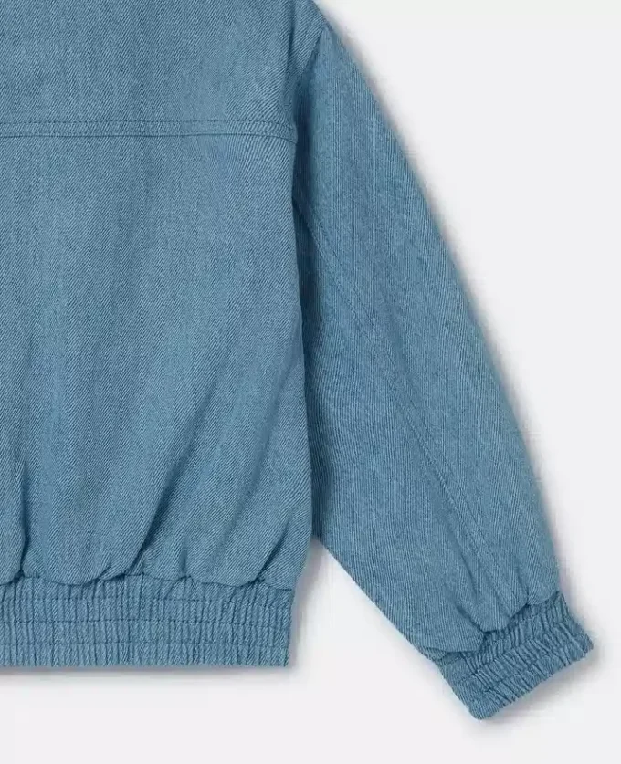 Giacca in denim ricamata con gioielli Giacca in denim ricamata con gioielli