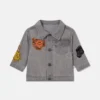 Giacca in denim ricamata con grafica musicale Giacca in denim ricamata con grafica musicale